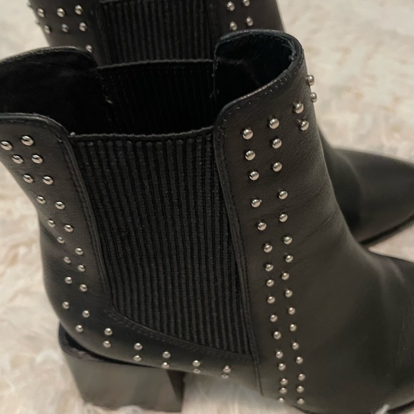 Uniqie Sol Sana studded, square heeled booties - Picture 11 of 13